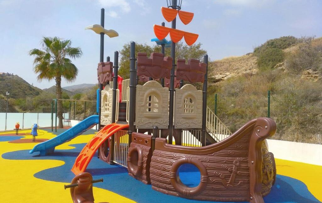 best-indalo-barco-parque-infantil