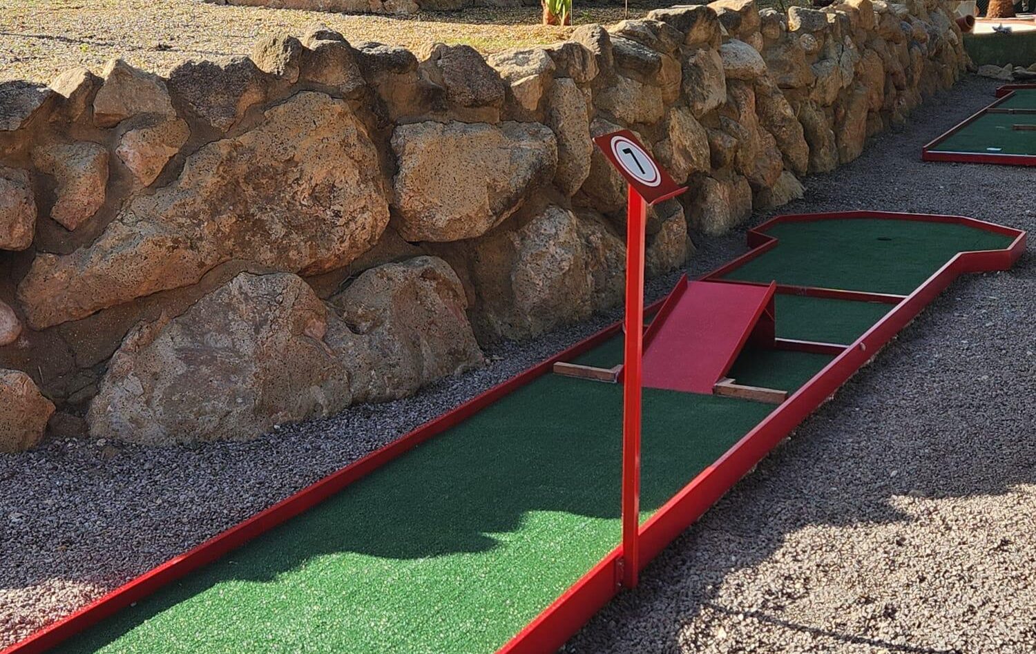 mini-golf-turre-18-hoyos-4-mojacar-fiesta